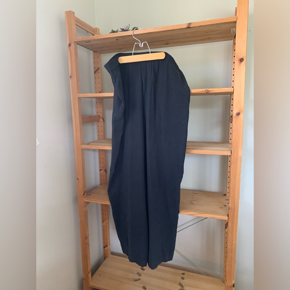 100% silk grey trousers. Size L.